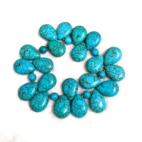 Teardrop Shaped Blue Howlite Turquoise Beaded Stretchy Bracelet - Picture 2 of 6